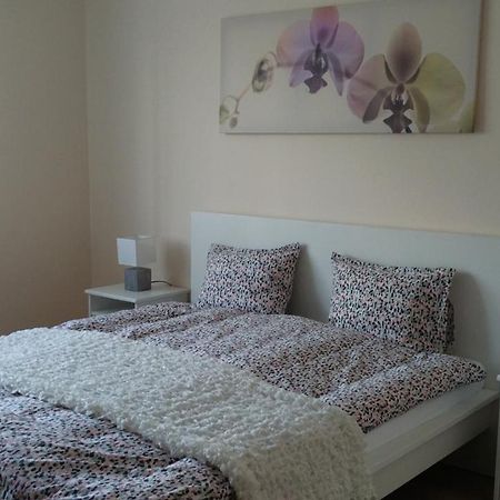River Side Apartman Калоча Екстериор снимка